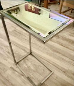 Mirror top C shaped table
