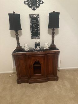 Dresser + Lamps – $150