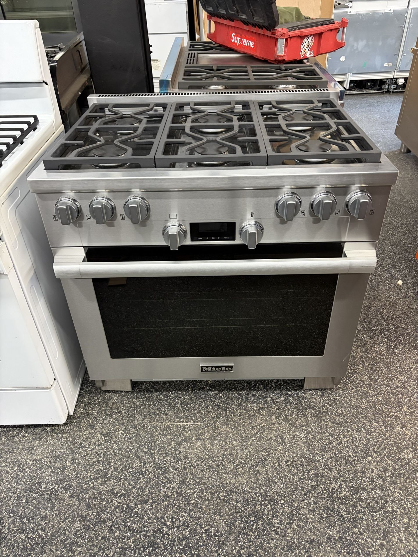 Miele Stainless Steel 36” Gas Range Stove With 6 Burners