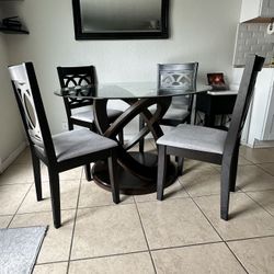 Round 48’’ Glass Dining Room Set