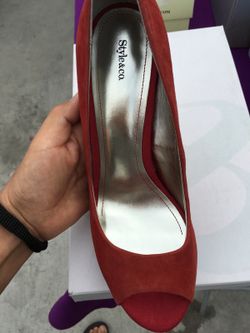 Red high heels size 8.5