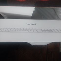 (3) Apple Magic Keyboards And Numeric Keyboard (3)