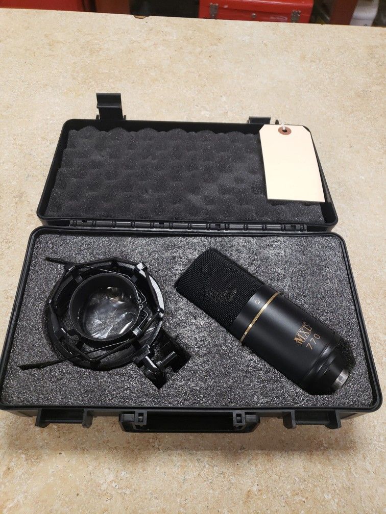 MXL 770 Condenser Microphone With Cradle