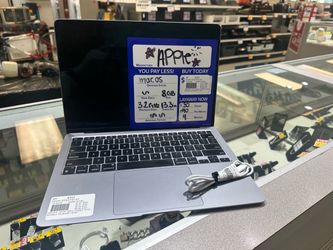 Apple laptop FCP2229