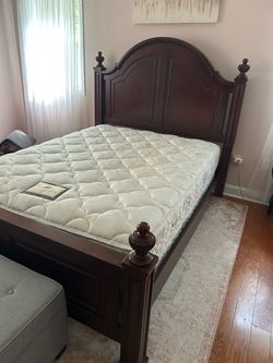 Queen bed with Sterns & Forest Mattress /Boxsprings