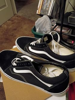 Men's vans off the wall.