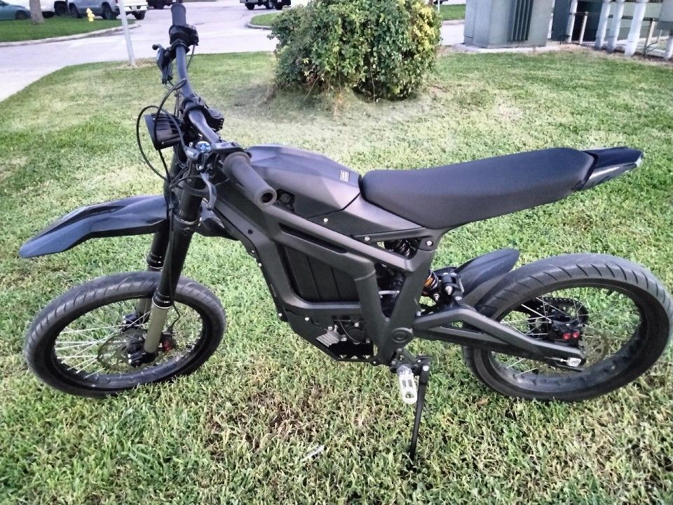 Talaria Sting Supermoto ( Sur-ron/ Surron Alternative)