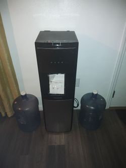 New Frigidaire Hot and Cold Water Dispenser