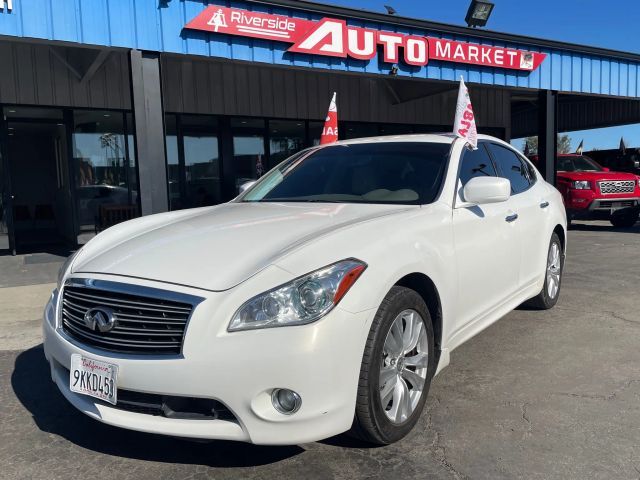 2011 INFINITI M