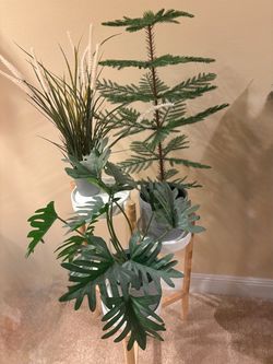 Plant stand with 3 faux plants