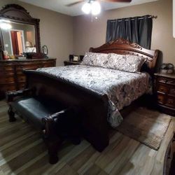 Queen Size Brown Solid Wood Bedroom Set