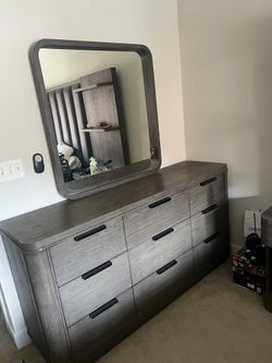 American signature, grey