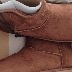 Women's Winter Boots Size 10M  New