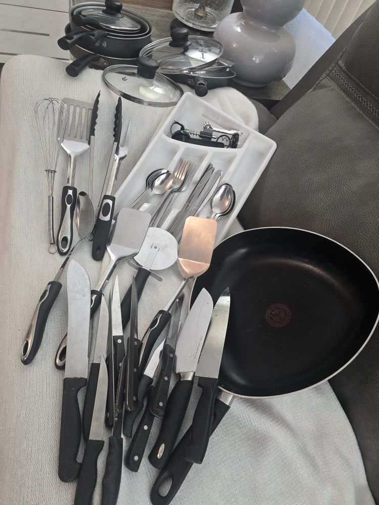 10pc set of pots and plans & other kitchen essentials.