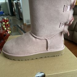 UGG Balley Bow ll Pink Size 8.