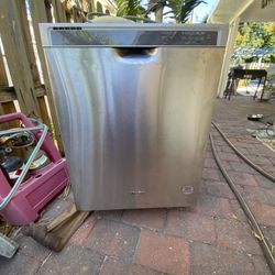 Whirlpool Dishwasher 