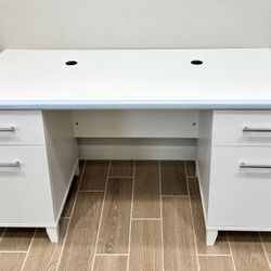 Bush Furniture White Wooden 4 Drawer Desk 60 X 39 X 30