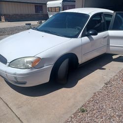 2004 Ford Taurus