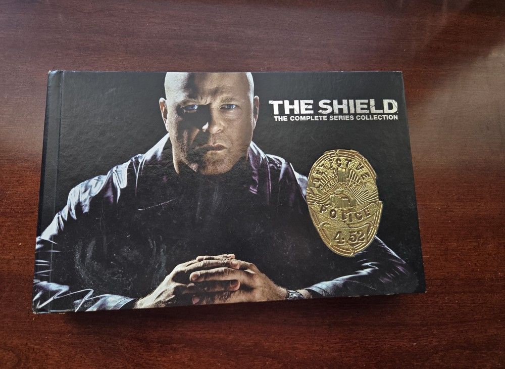 The Shield Complete Series DVD Set