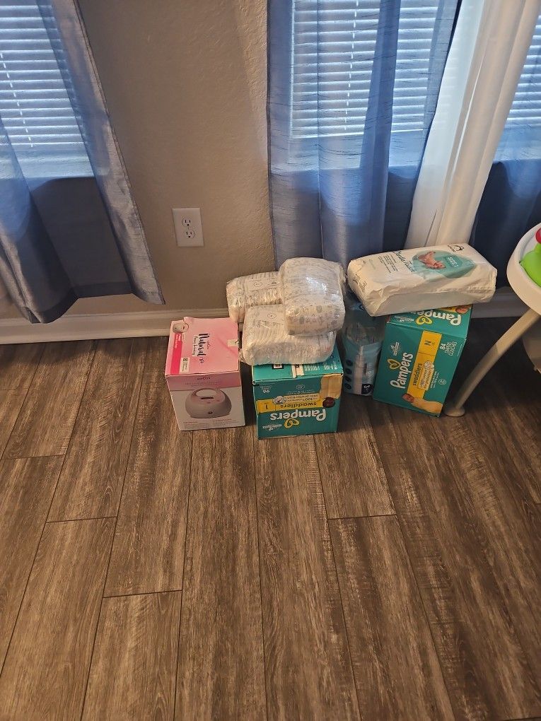 Pamper Neborn And 1 Monty And Electric Breast Pump