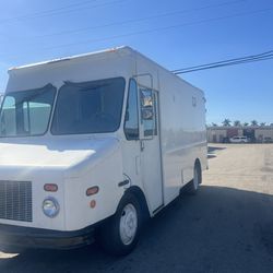 2003 Freightliner, White & 14ft 