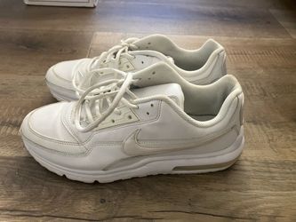 Nike air max shoes (white)