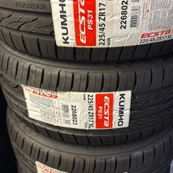 225/45/17 Kumho Tires 🛞 