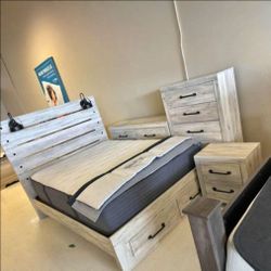 Cambeck Whitewash Footboard Storage Bedroom Set