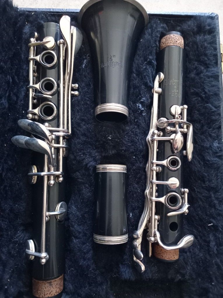 Selmer Clarinet Missing Mouthpiece Still In Exellent Condition $50 Firm