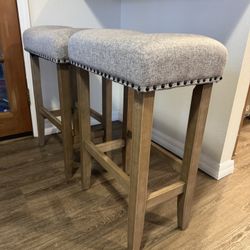 2 Barstools Set