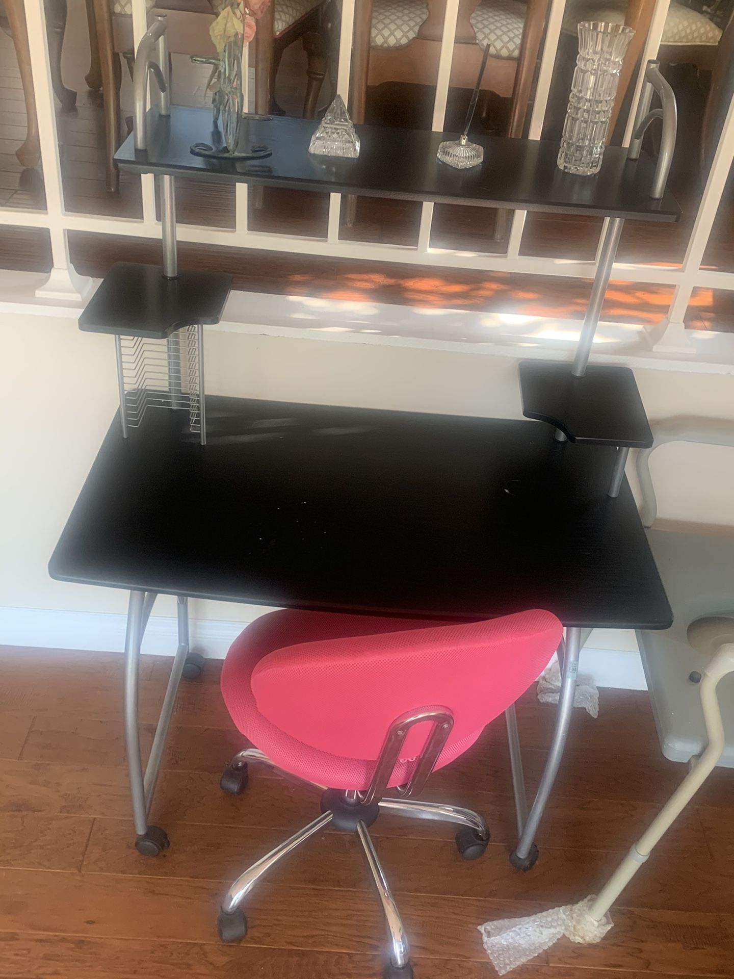 Desk with rolling chair
