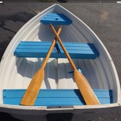 Walker bay 10' dingy Ridgid  boat with oars