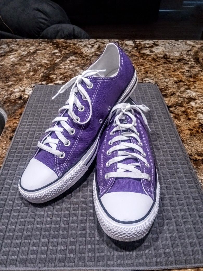 LIKE NEW MEN'S SIZE 13 CONVERSE