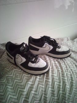 Nike Air shoes  size 9,5