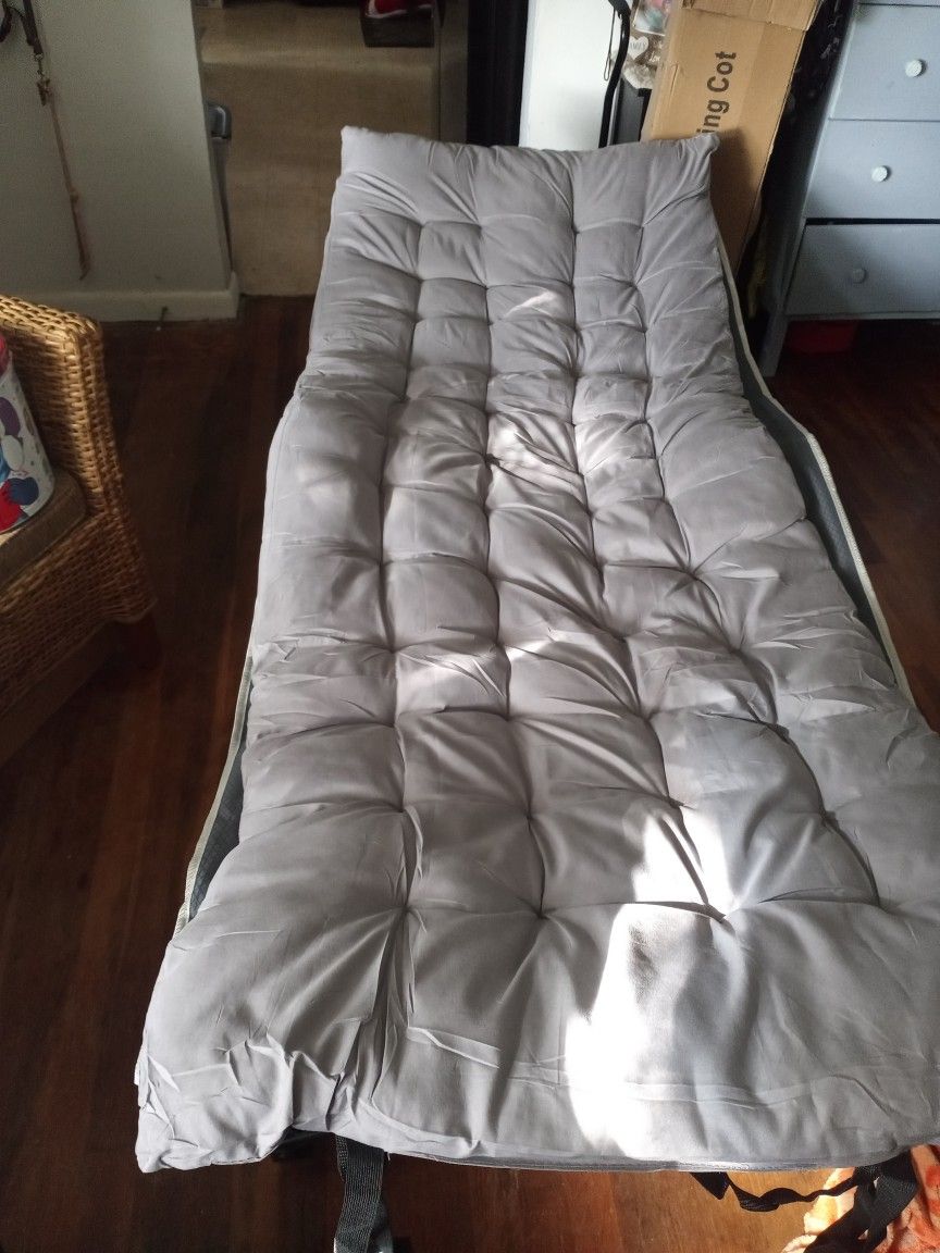 XXL Camping Cot BRAND NEW With Box