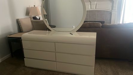 Dressers White