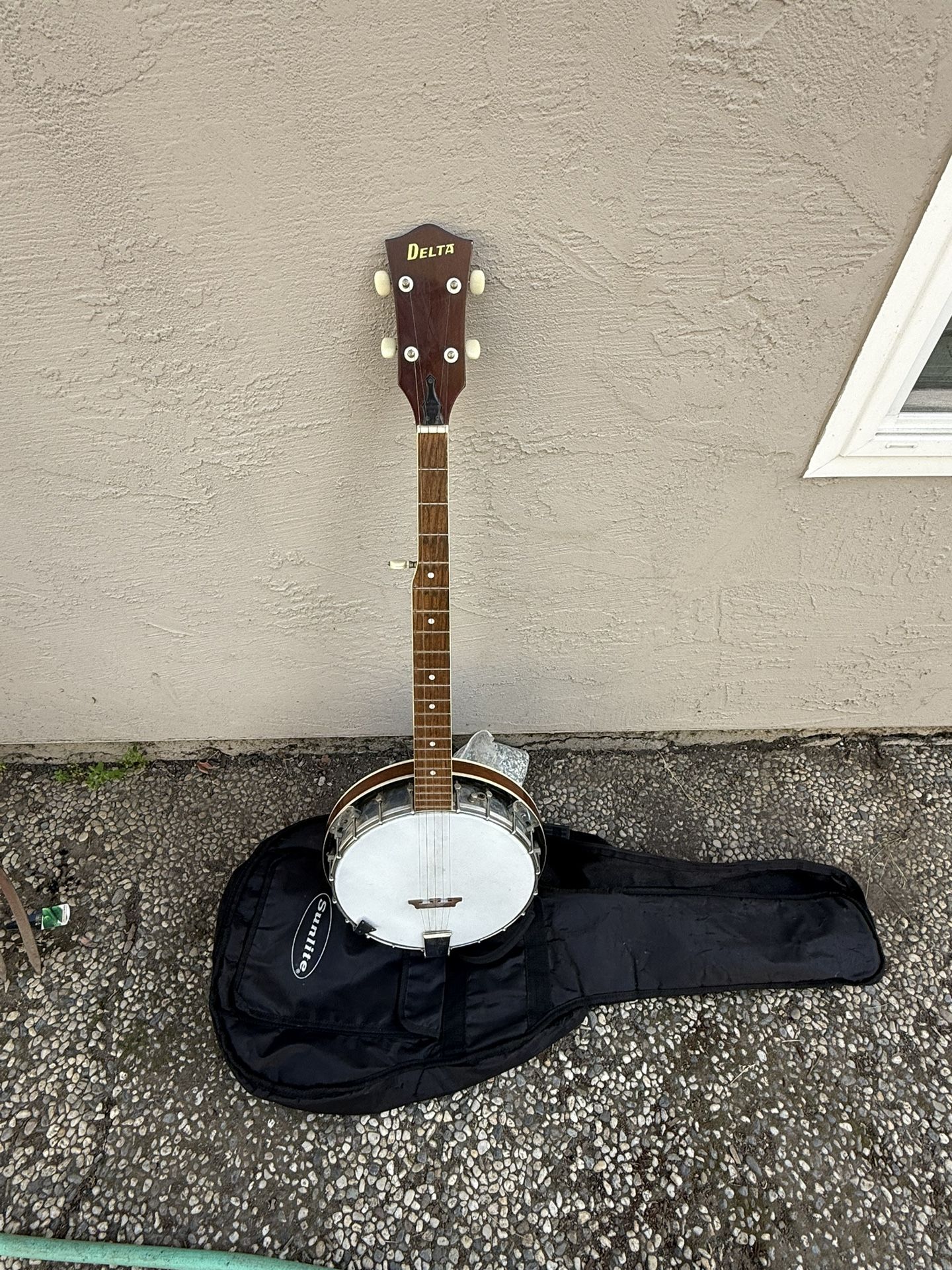Great 😊 Delta Banjo With Case 5 String 1979