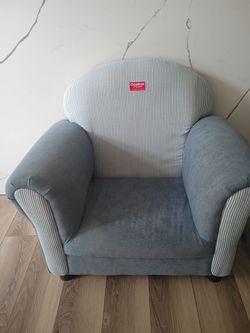 Kids vintage Oshkosh arm chair