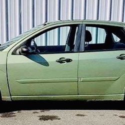 07 Ford Focus standard Kiwi Green