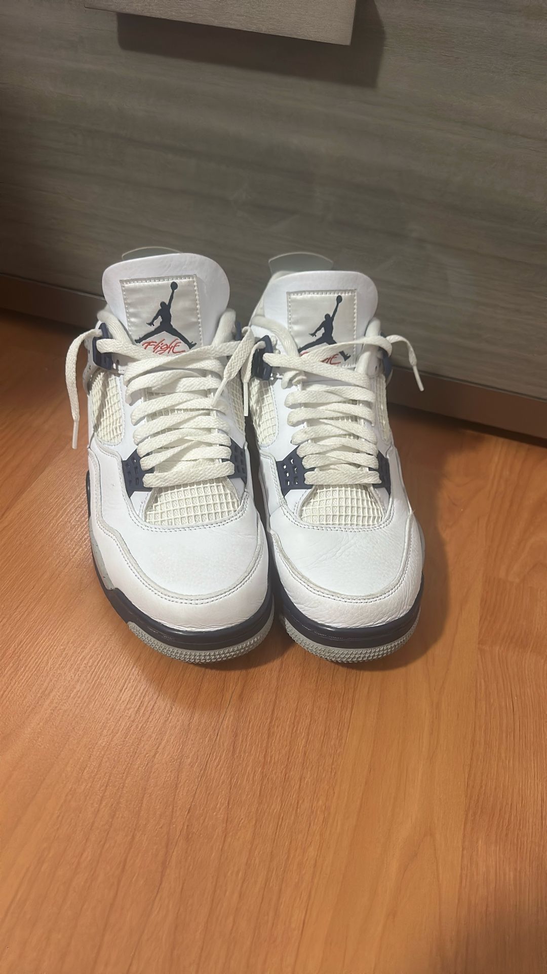 Jordan 4 Midnight Navy Size 9