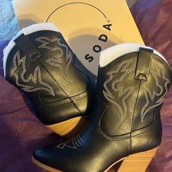 NIB Ladies Sz 9 Boots