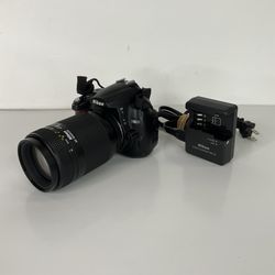 Nikon D5000 DSLR 12.3MP DX Digital Camera w/70-210mm Lens + Battery & Charger