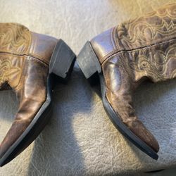 Woman’sleather cowgirl boots
