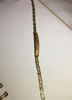 Gold bracelet