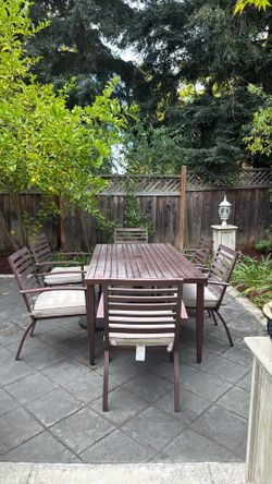 Outdoor dining table and chairs