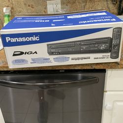 Panasonic VCR/ DVD Recorder With Tuner