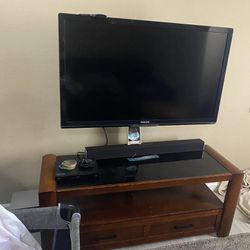 42" Smart Tv And Stand (Roku Included)