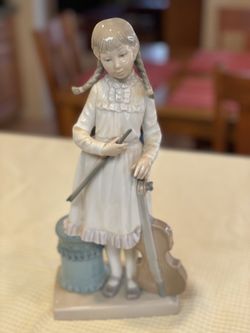 LLADRO Girl With Viola “ Viola Lesson” Retired 
