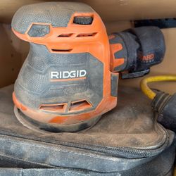 Rigid Palm Sander Battery Powers 