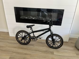 Matte Black Mongoose BMX Bike w/ Pegs & Mag Wheels
